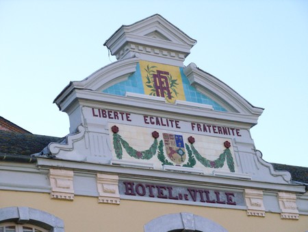 fronton mairie